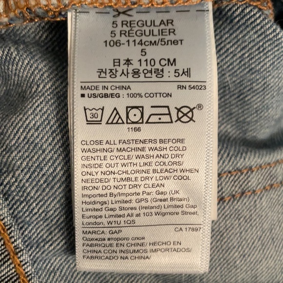 Gap Denim Butterfly Patch Girlfriend Jeans - Picture 7 of 7